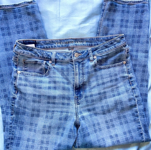 American Eagle Outfitters Denim - AMERICAN EAGLE OUTFITTER PLAID REGULAR SIZE 12  EXCELLENT CONDITION